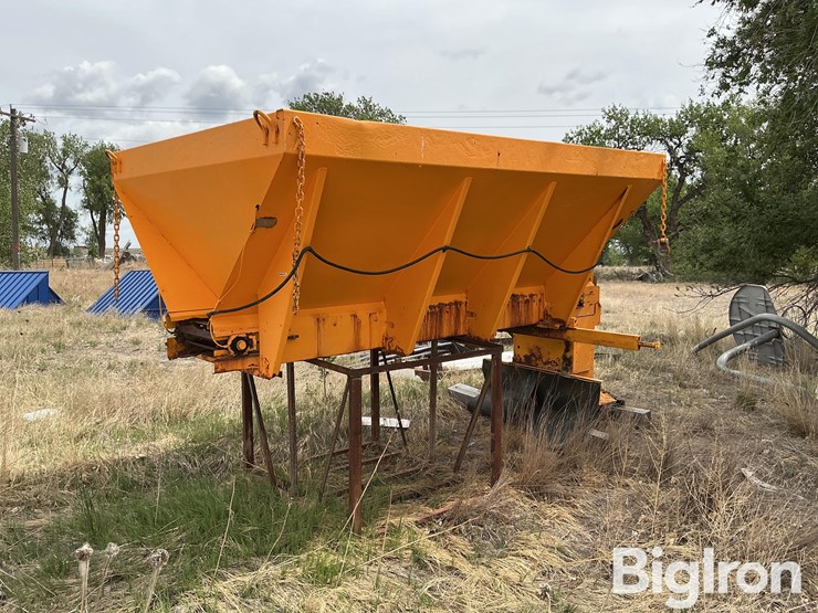 highway-equip-e2500-10-heavy-duty-v-box-sand-or-salt-spreader-box-image-1