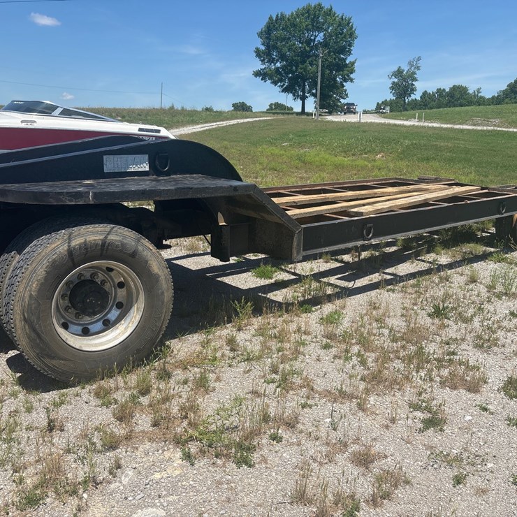 #82 • PHELAN SINGLE AXLE FIXED NECK LOWBOY