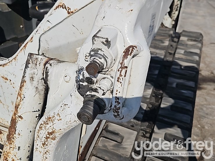 2021-bobcat-t64-image-17