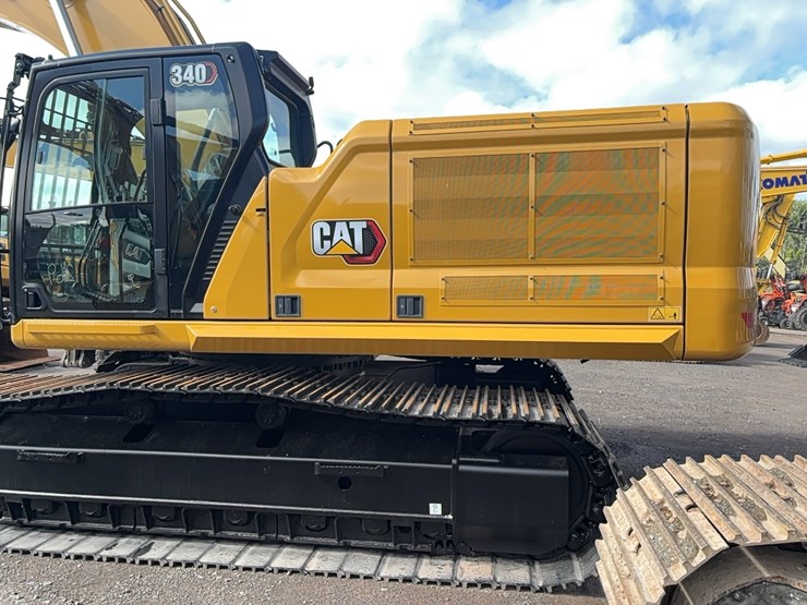 2023-caterpillar-340-image-46