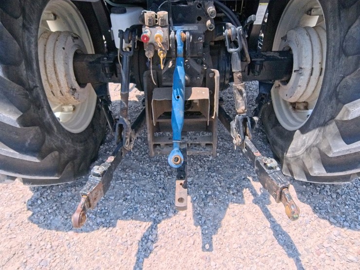 2004-new-holland-tl100a-image-63