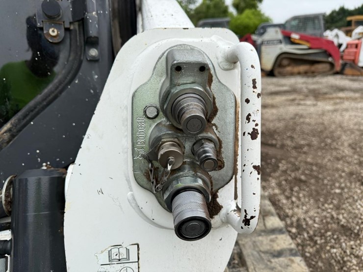 2018-bobcat-t650-image-11