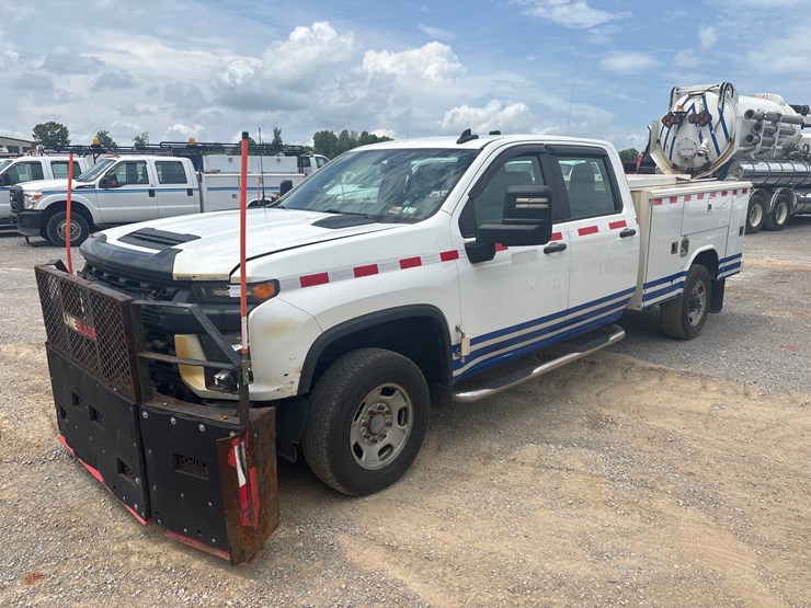 #63-•-2020-chevrolet-silverado-pickup-truck-image-1
