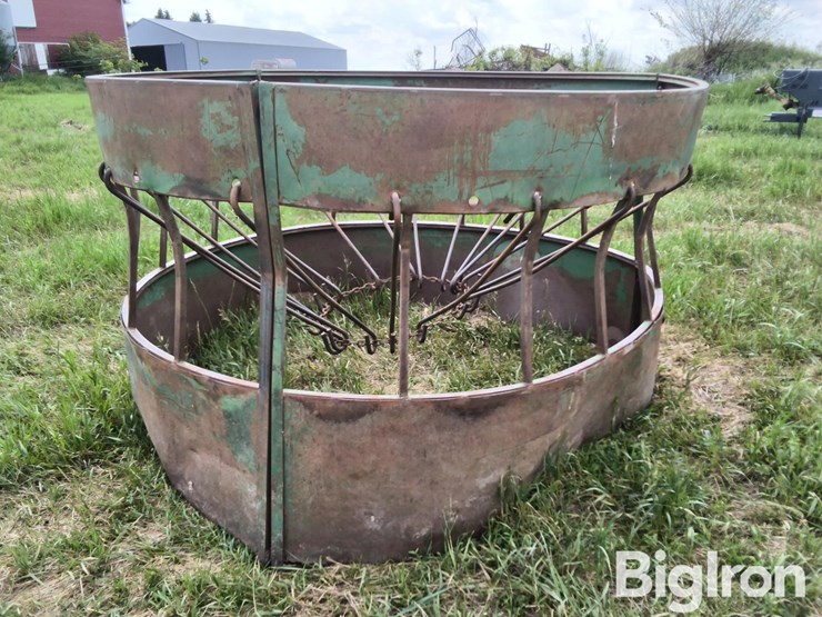 the-hay-manager-bale-feeder-image-8