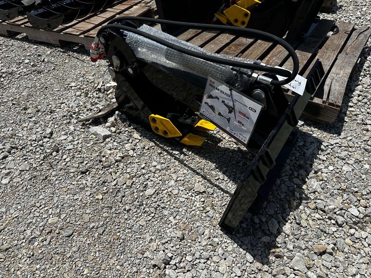 zjg-m-drg-mini-skid-steer-digger-attachment-image-1