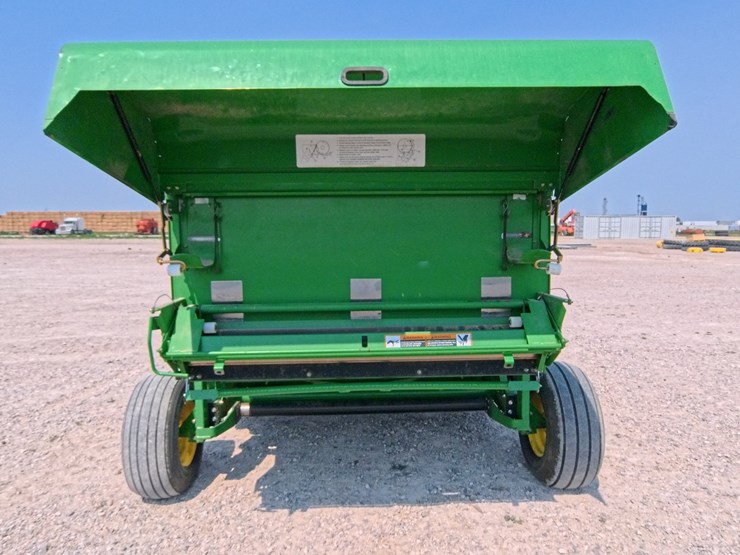 2009-john-deere-568-image-33