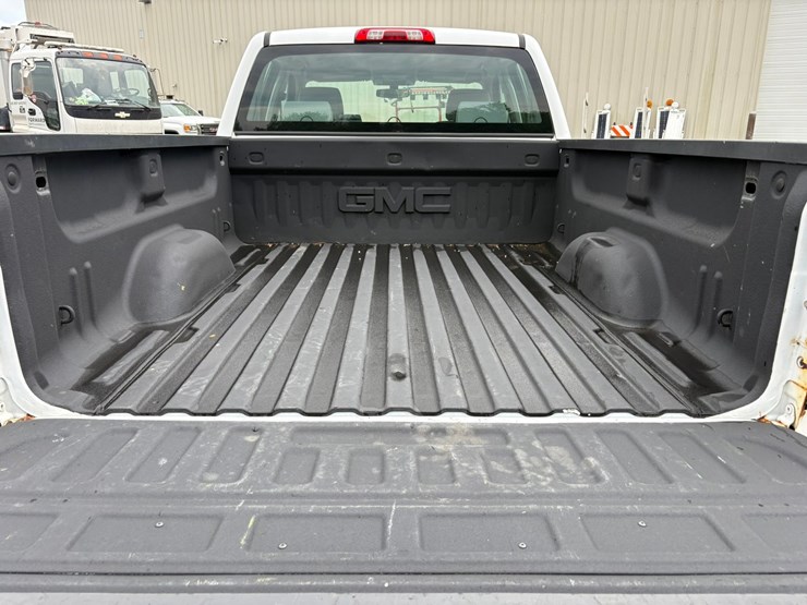 2016-gmc-1500-image-17