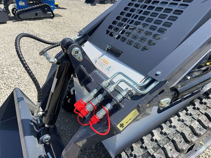 2026-zjg-zj-380-tracked-mini-skid-steer-loader-image-11