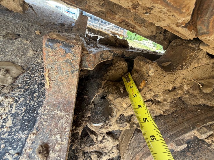 2020-deere-210g-image-25