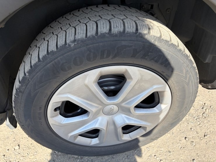 2013-ford-explorer-image-19