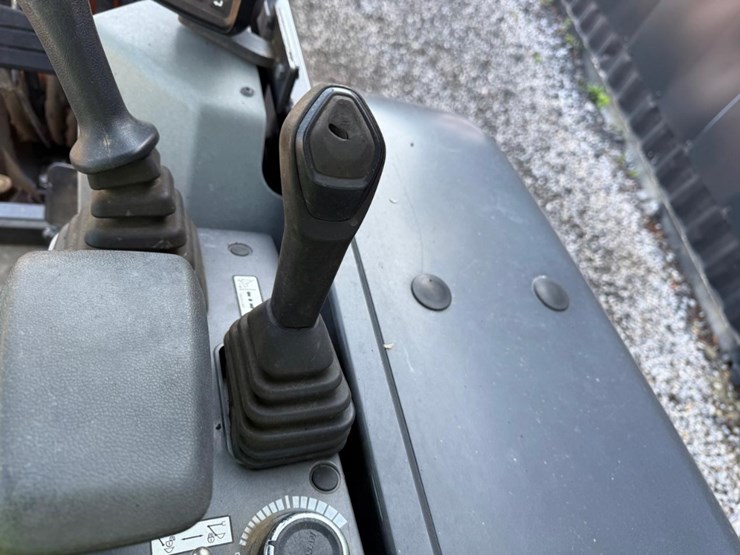 2022-doosan-dx35z-image-22