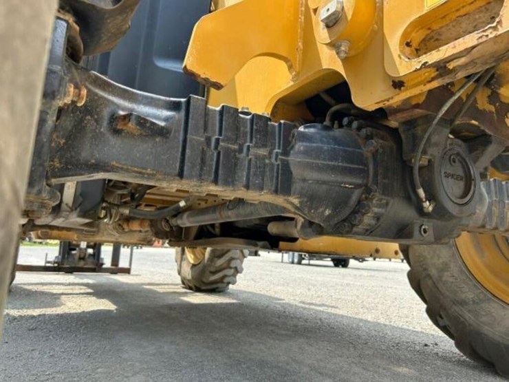 2015-caterpillar-th417c-gc-4wd-telehandler-yc5a125-image-43