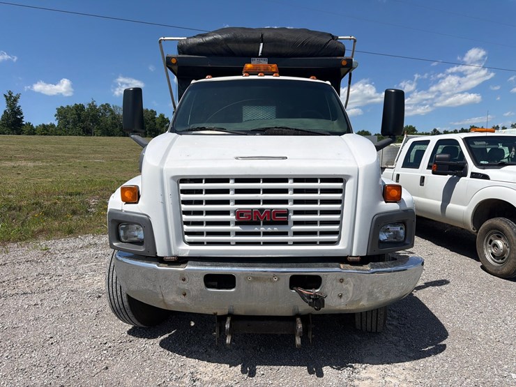 #45-•-2005-gmc-c6500-single-axle-dump-truck-image-2