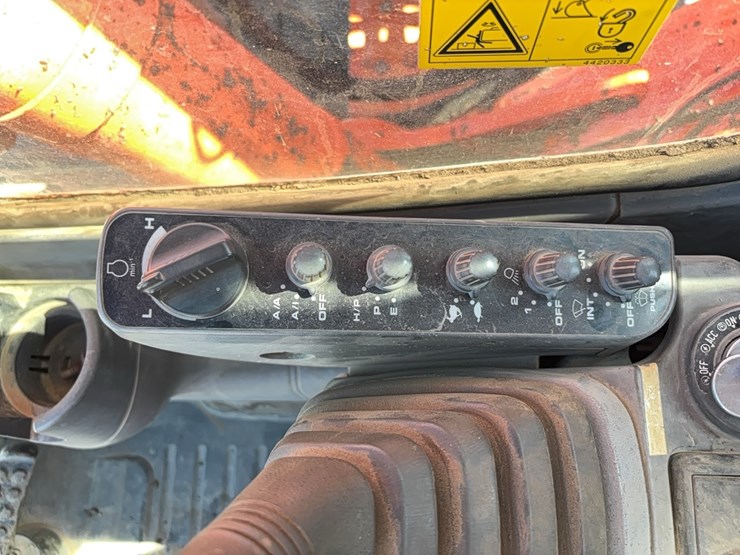 hitachi-zx330-image-31