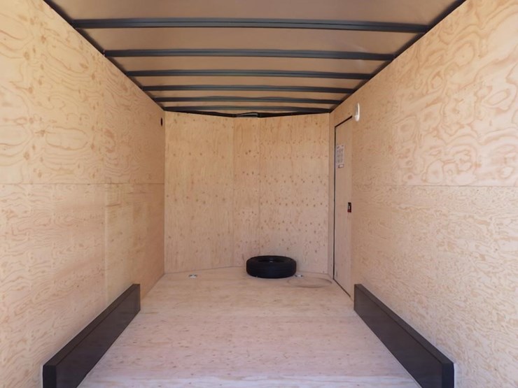 2026-royal-lcht35-7.516v-86-t/a-enclosed-trailer-image-8
