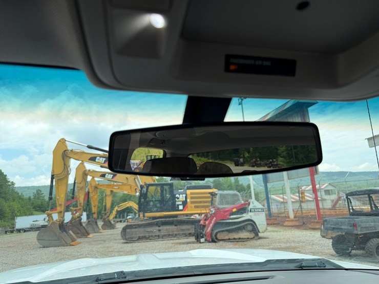 2019-chevrolet-silverado-1500-image-33