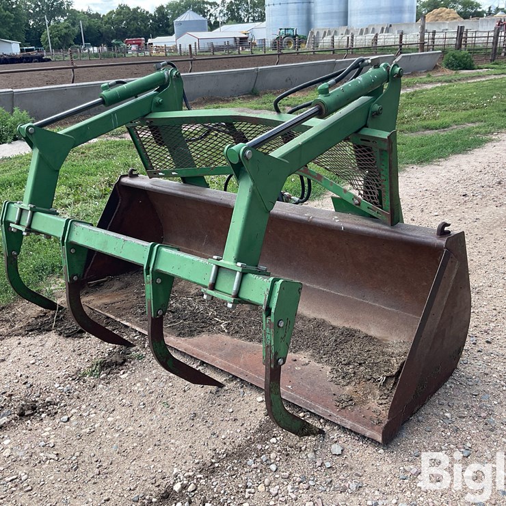 JOHN DEERE 740