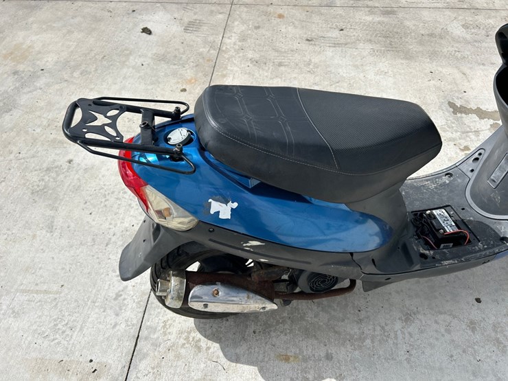 #5103-•-2021-50cc-moped-image-9