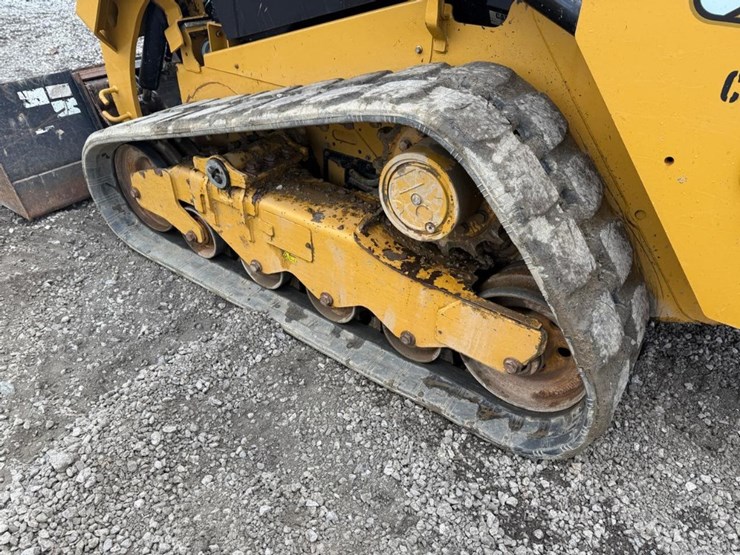 2021-caterpillar-259d3-image-17