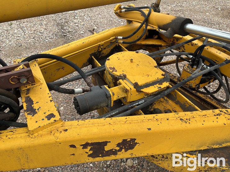 john-deere-570-image-12