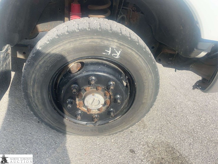 2016-ford-f350-image-21