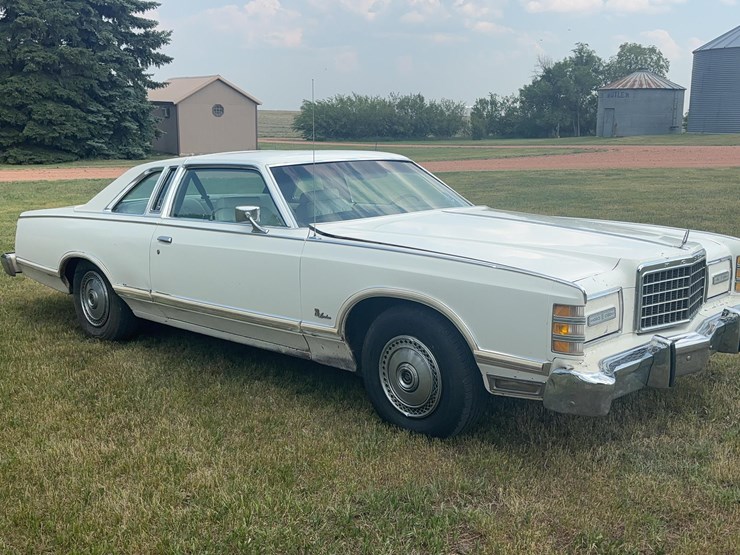 1976-ford-ltd-landau-image-3