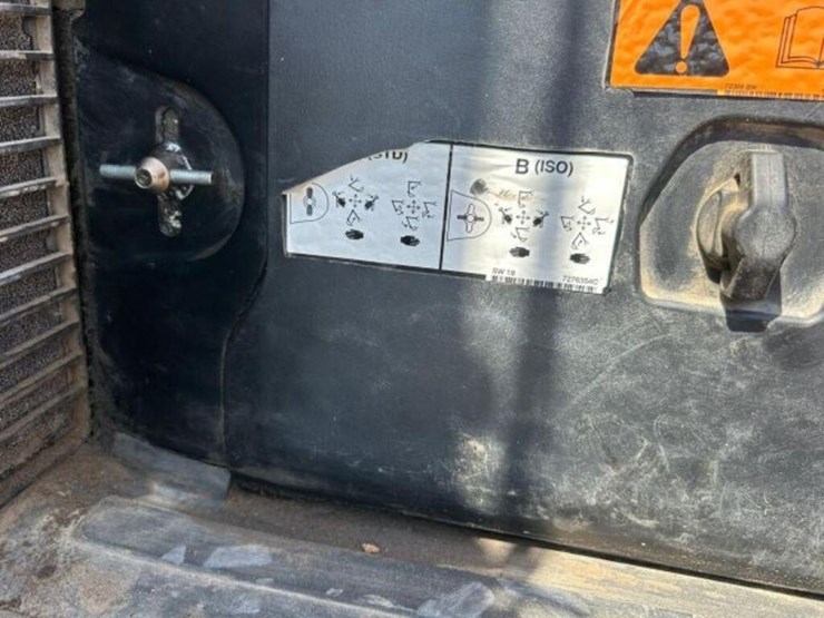2022-bobcat-e88-image-13