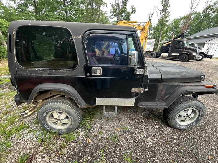 1994-jeep-wrangler-image-6