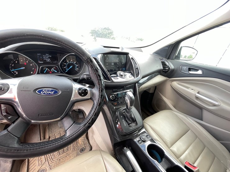 2016-ford-escape-image-40