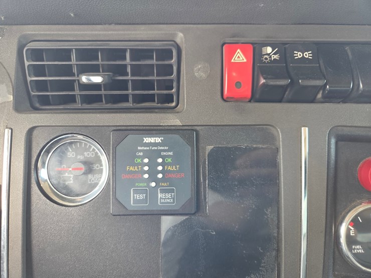 2015-kenworth-t680-image-54