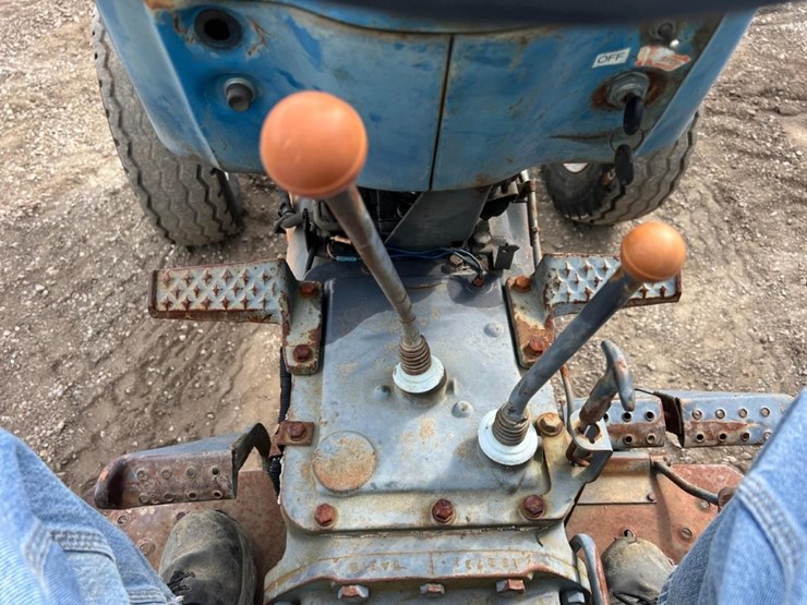 ford-7610-image-25