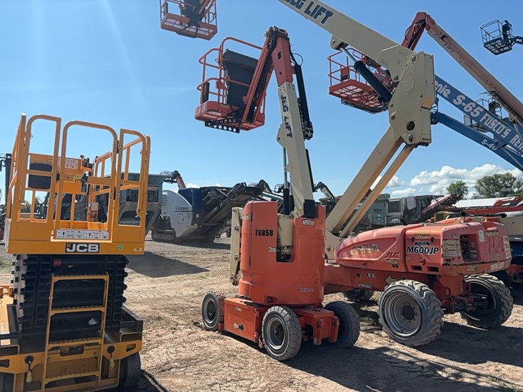 jlg-e300aj-image-4