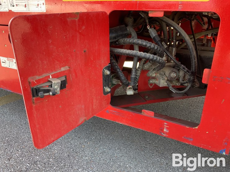 2019-massey-ferguson-730-image-17