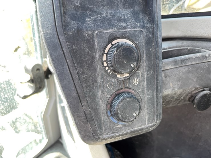2017-wacker-neuson-et145-image-31