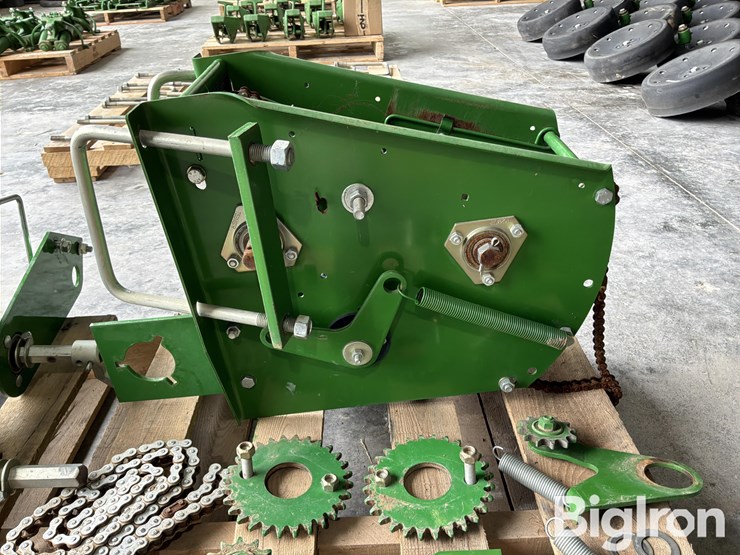 john-deere-12-image-14