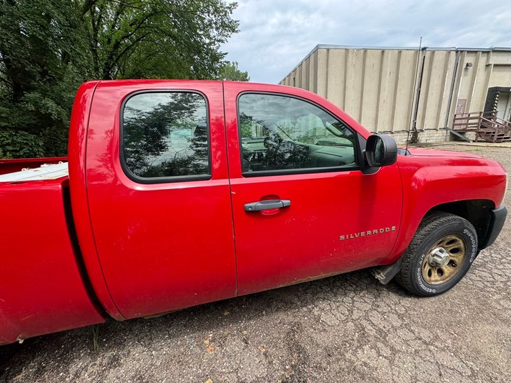 #1868-•-2009-chevy-silverado-pickup-truck-image-22