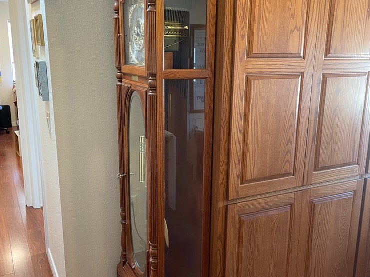 #250-•-howard-miller-grandfather-clock-(offsite-in-las-cruces)-image-2