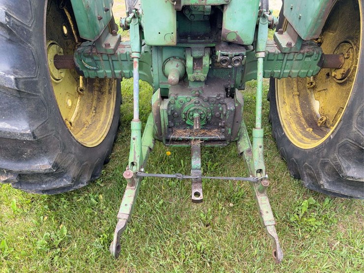 john-deere-3010-image-7