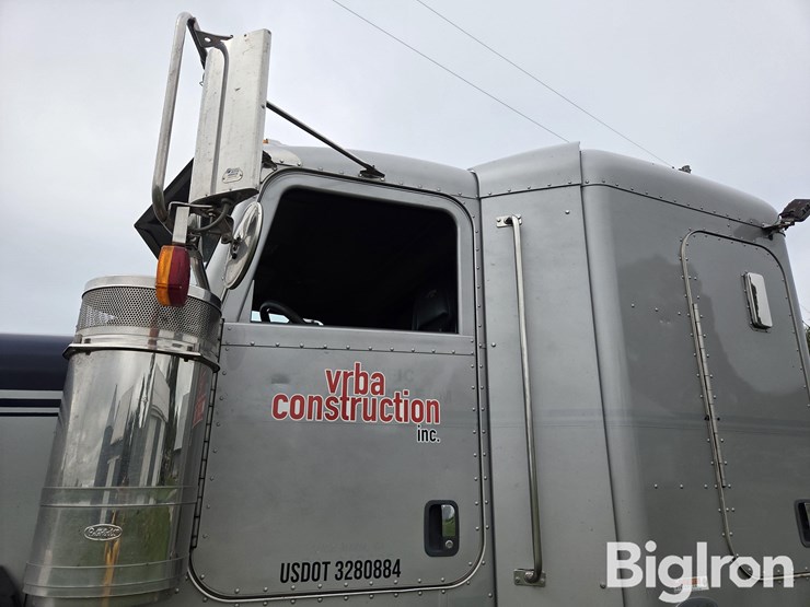 2008-peterbilt-367-image-12
