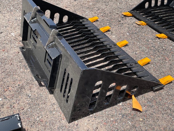 #1314-•-mini-skid-steer-rock-bucket-image-7