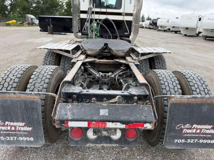 2013-kenworth-w900-image-39