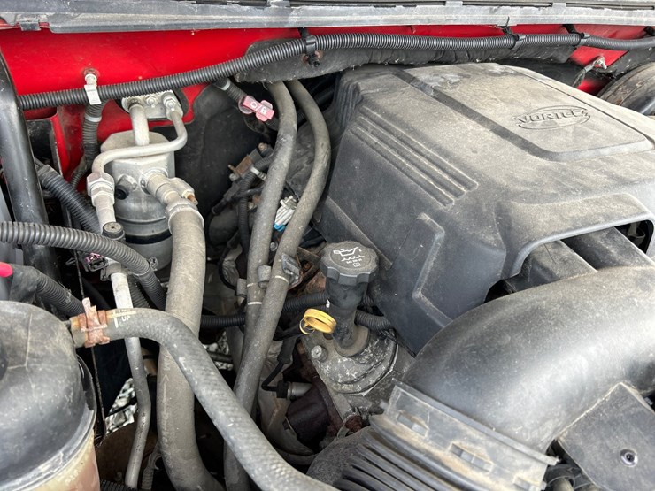 2011-chevrolet-1500-image-33