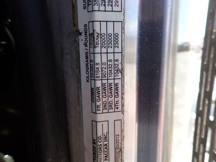 2013-peterbilt-367-image-11