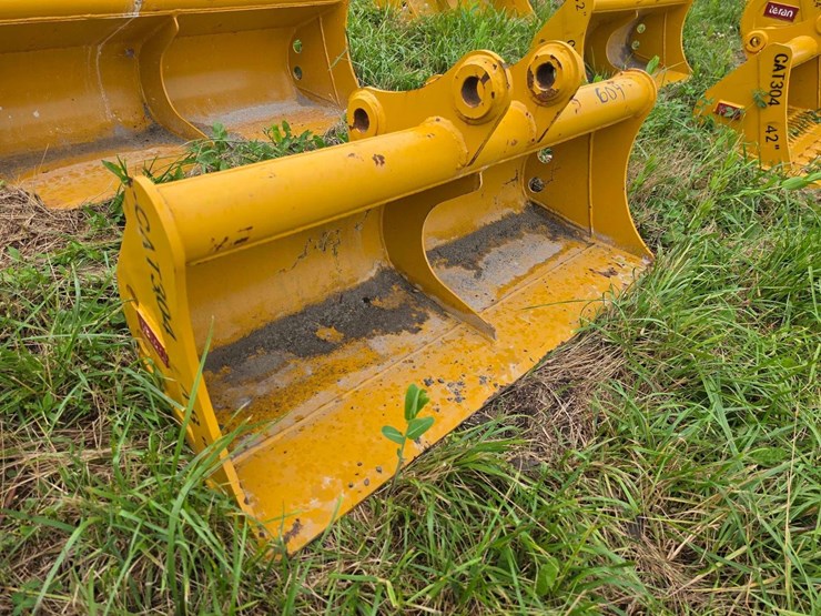 caterpillar-304-image-2