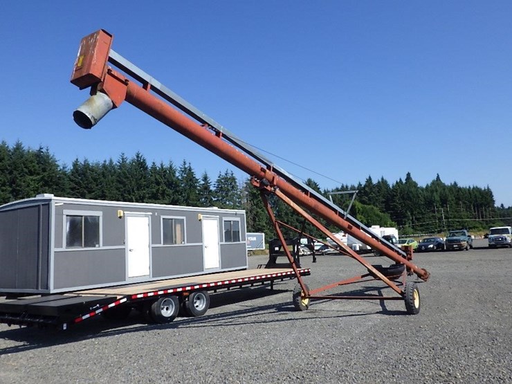 towable-grain-elevator-40'-l-image-1