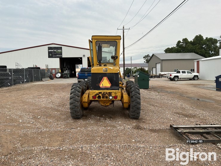 john-deere-570-image-6