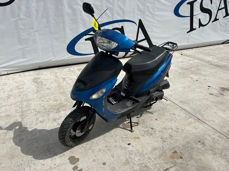 #5103-•-2021-50cc-moped-image-1