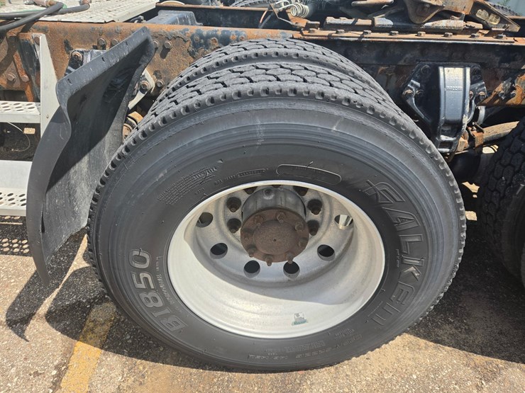 2015-kenworth-t680-image-96