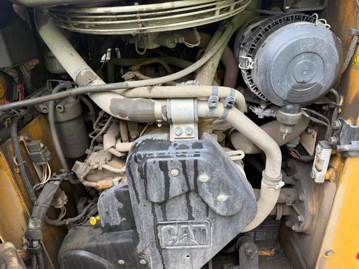 2017-caterpillar-249d-image-16