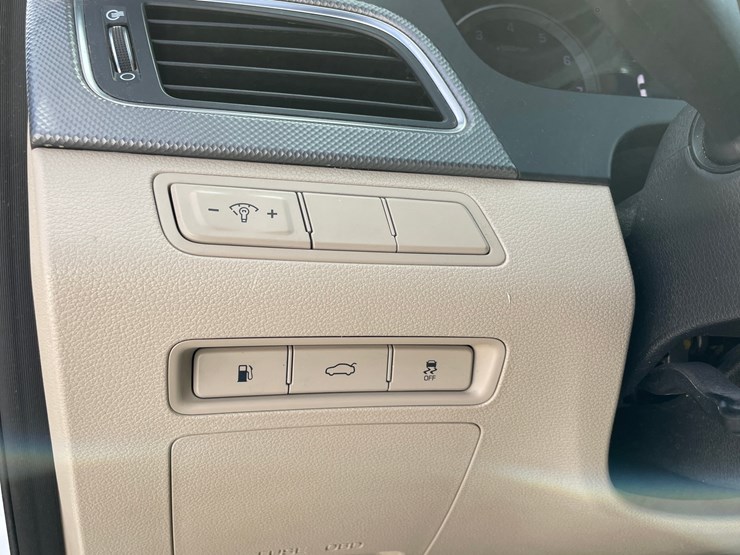 #160-•-2015-hyundai-sonata-(clean-tx-title)-image-51